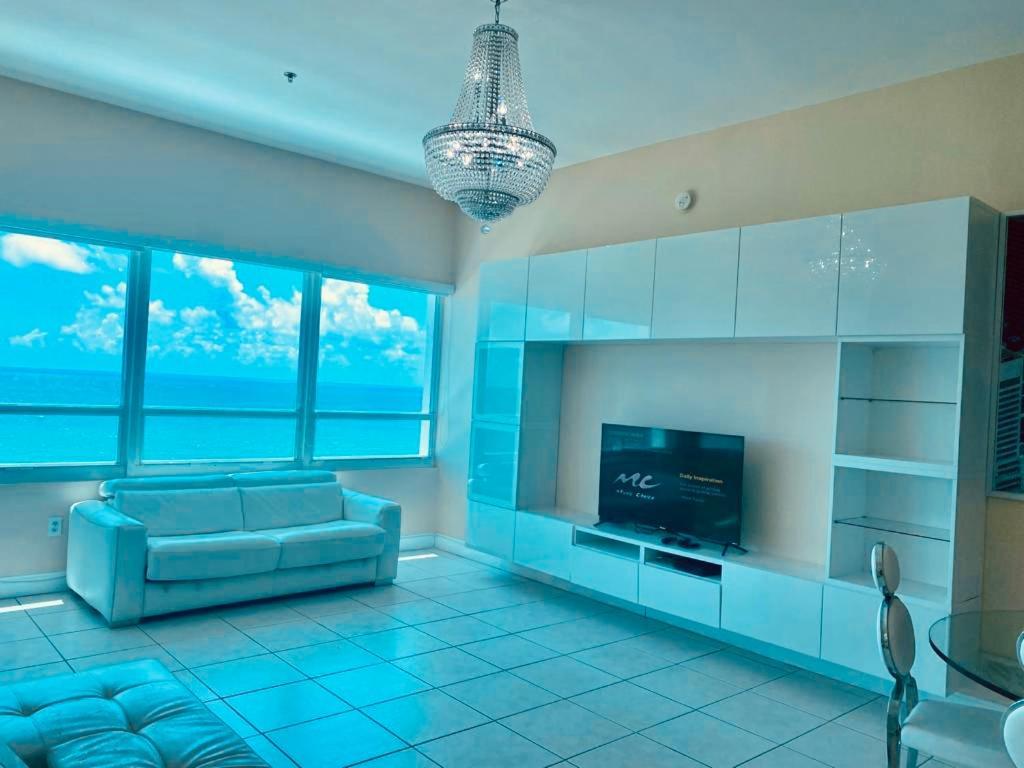 מיאמי ביץ' Castle Beach Resort Condo Penthouse Or 1Br Direct Ocean View -Just Remodeled- מראה חיצוני תמונה