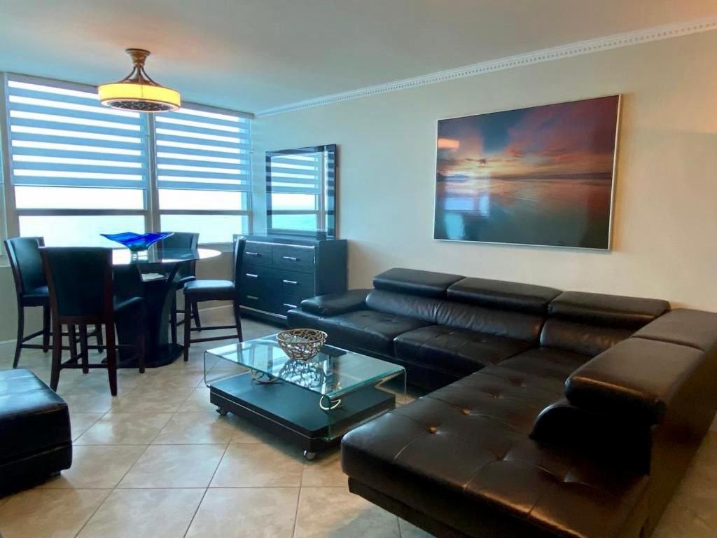 מיאמי ביץ' Castle Beach Resort Condo Penthouse Or 1Br Direct Ocean View -Just Remodeled- מראה חיצוני תמונה